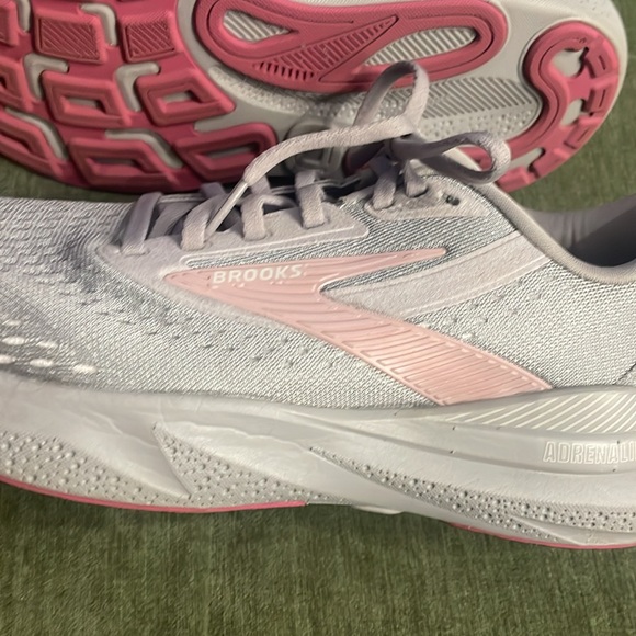 Brooks Adrenaline WORN ONCE 24 GTS 9.5 Women's grey Pink Running Shoes stability - Picture 2 of 9